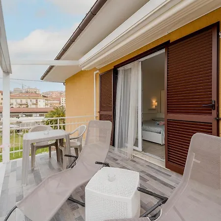 Il Gattino Di Porto 4 - Terrazzo Piscina Imperia